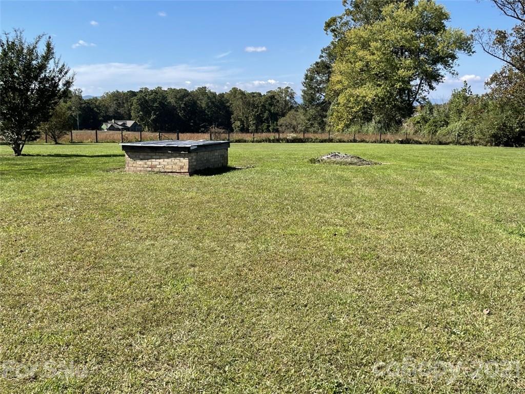 2095 Orchard Road Flat Rock, NC 28731 - Photo 2 of 12 Gallery Image 2