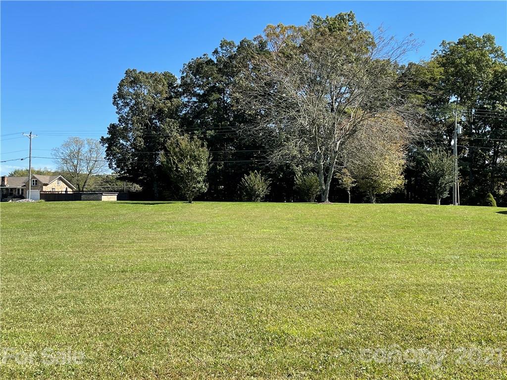 2095 Orchard Road Flat Rock, NC 28731 - Photo 7 of 12 Gallery Image 7