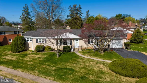 $269,900 | 2401 Seneca Drive, York, PA 17408