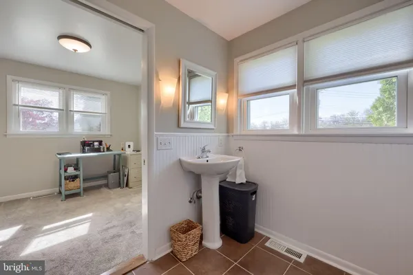 $269,900 | 2401 Seneca Drive, York, PA 17408