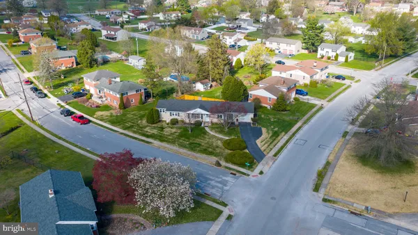 $269,900 | 2401 Seneca Drive, York, PA 17408