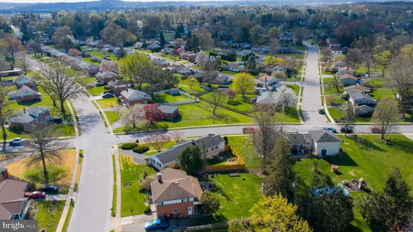 $269,900 | 2401 Seneca Drive, York, PA 17408