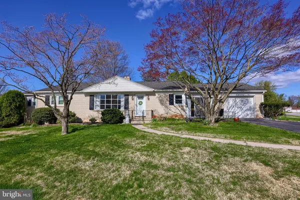 $269,900 | 2401 Seneca Drive, York, PA 17408