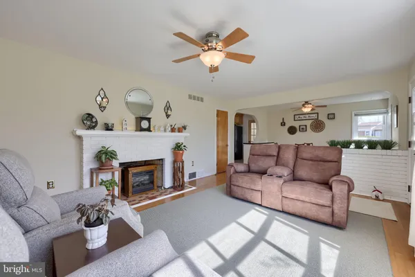 $269,900 | 2401 Seneca Drive, York, PA 17408