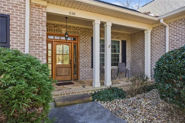 $675,000 | 510 Heron Cove Circle, Seneca, SC 29672