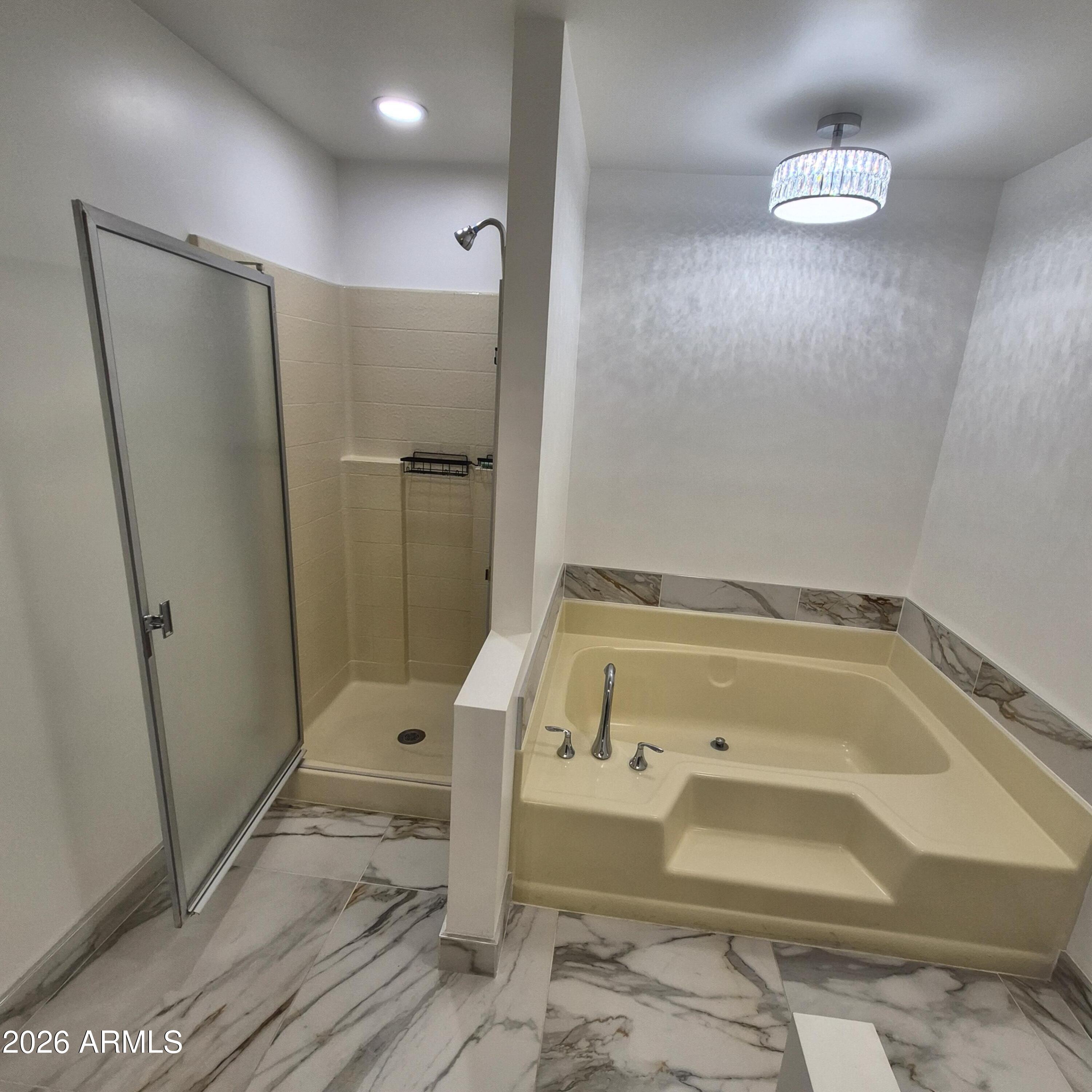 245 South 56th Street, Unit 75 Mesa, AZ 85206 - Photo 37 of 50 Master tub & shower