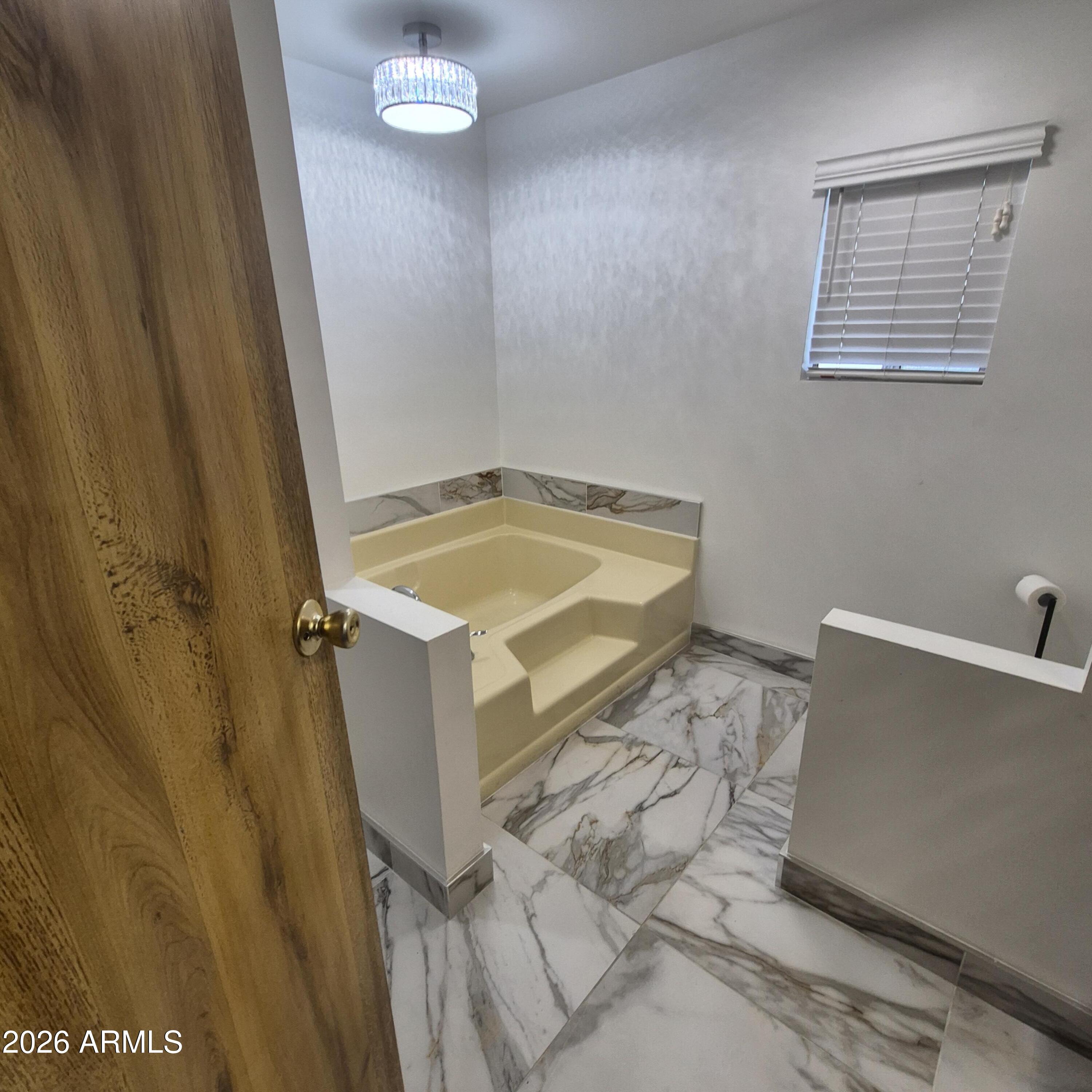 245 South 56th Street, Unit 75 Mesa, AZ 85206 - Photo 39 of 50 Master tub1