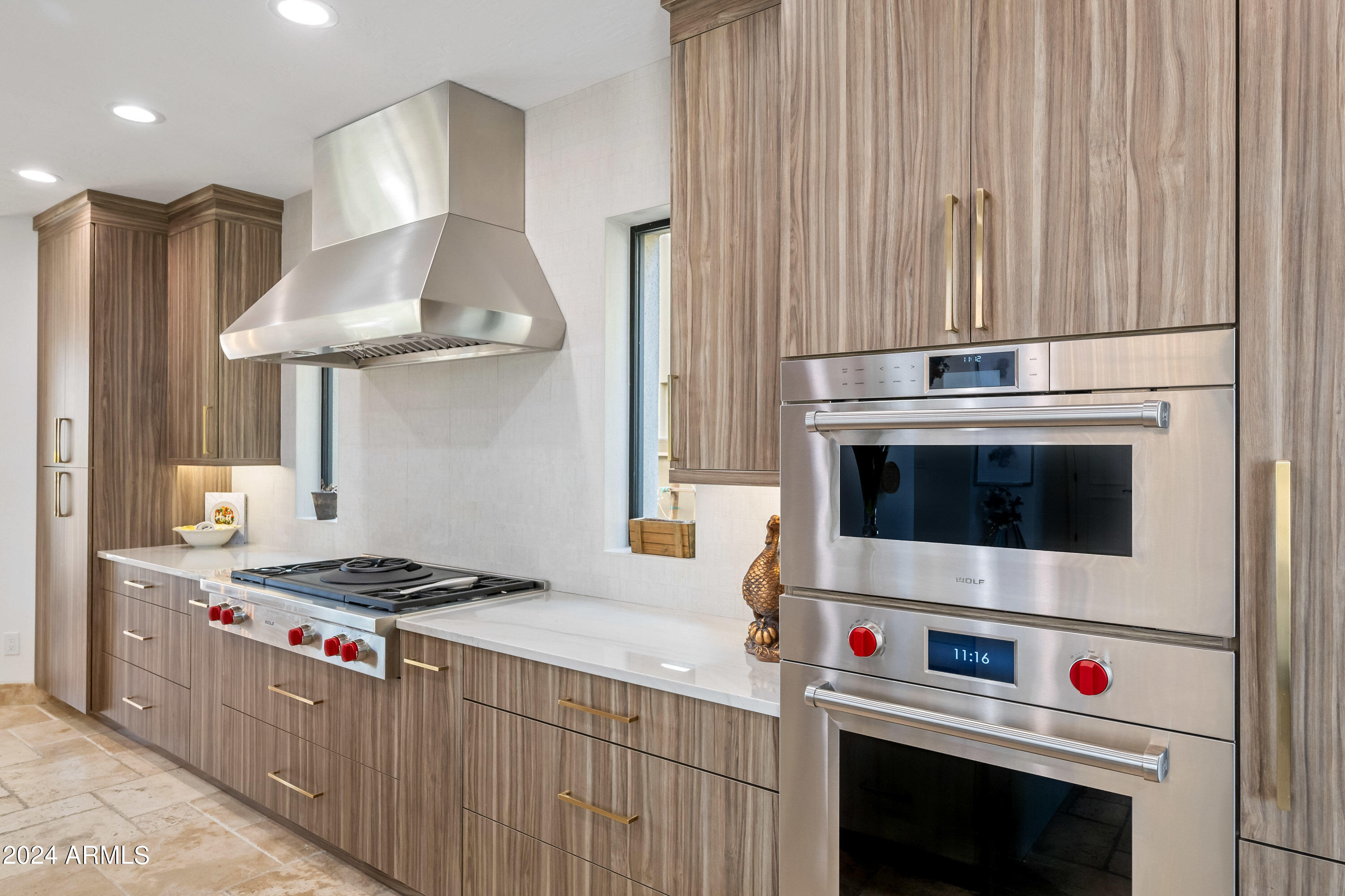 7323 East Gainey Ranch Road, Unit 4 Scottsdale, AZ 85258 - Photo 7 of 67 WOLF Appliances