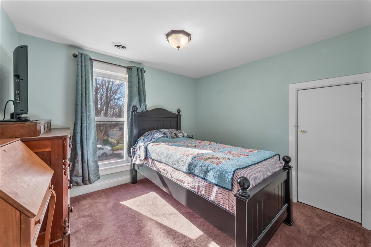 122 North Stott Street Genoa, IL 60135 - Photo 17 of 44