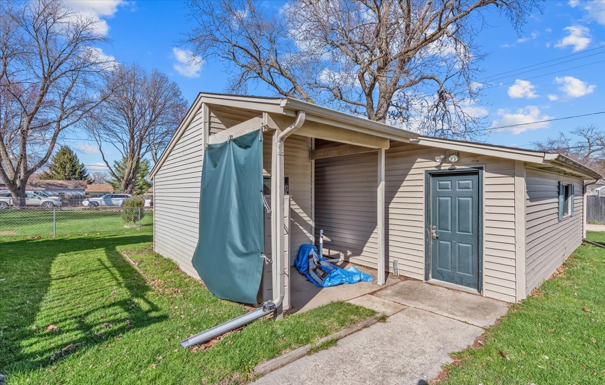 122 North Stott Street Genoa, IL 60135 - Photo 30 of 44