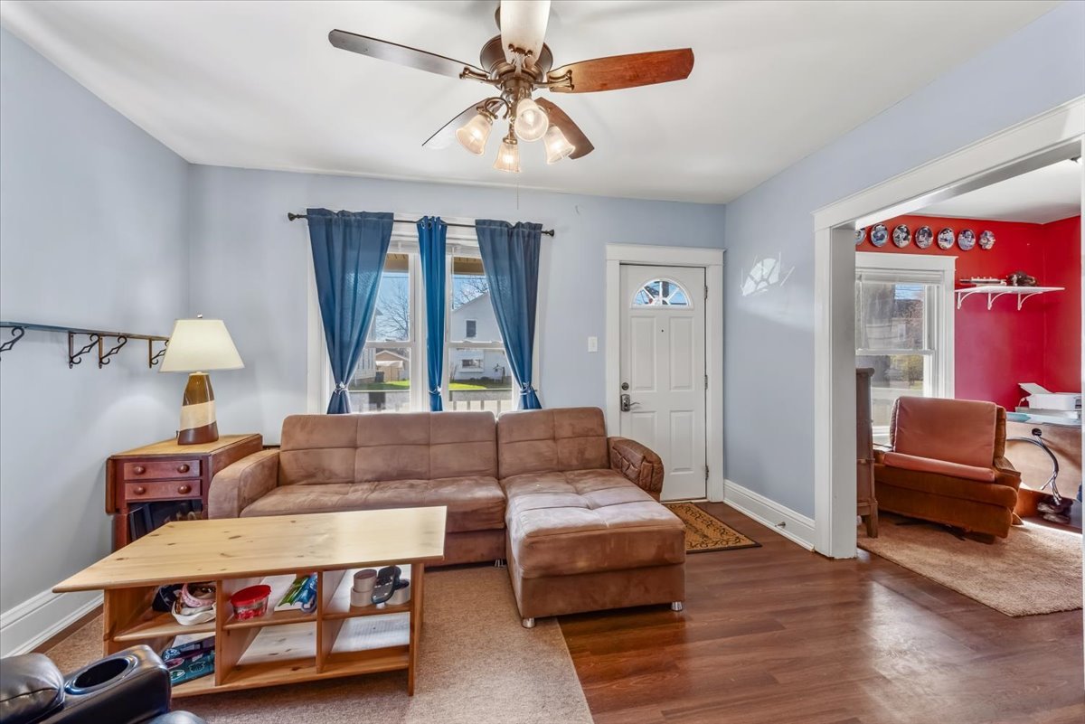 122 North Stott Street Genoa, IL 60135 - Photo 5 of 44