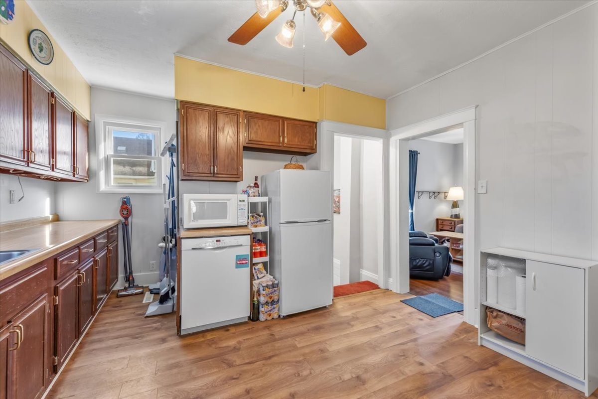 122 North Stott Street Genoa, IL 60135 - Photo 8 of 44