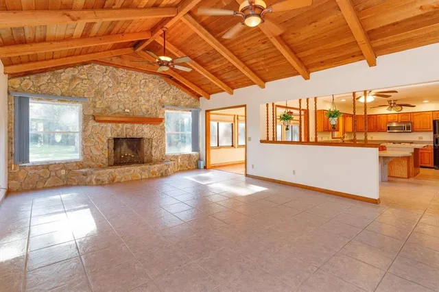 $794,900 | 583 Winona Drive, Geneva, FL 32732