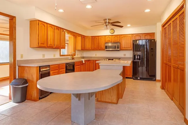 $794,900 | 583 Winona Drive, Geneva, FL 32732