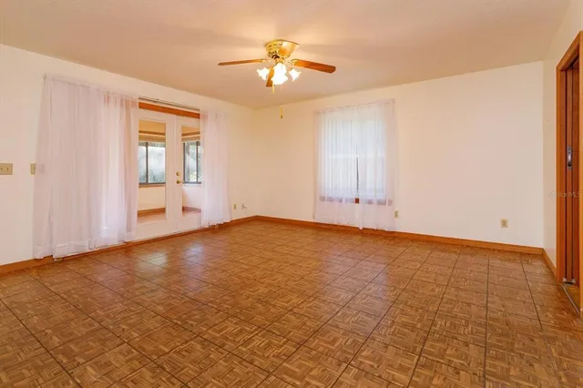 $794,900 | 583 Winona Drive, Geneva, FL 32732