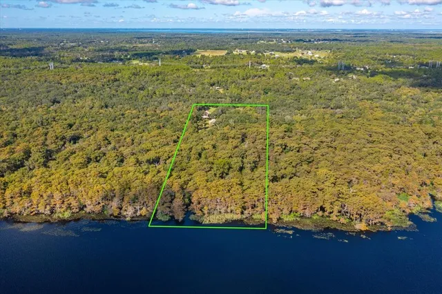 $794,900 | 583 Winona Drive, Geneva, FL 32732