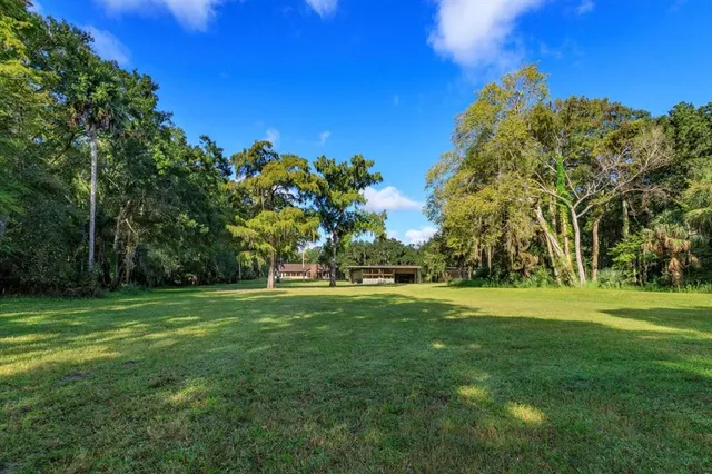 $794,900 | 583 Winona Drive, Geneva, FL 32732