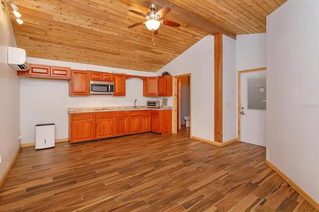 $794,900 | 583 Winona Drive, Geneva, FL 32732