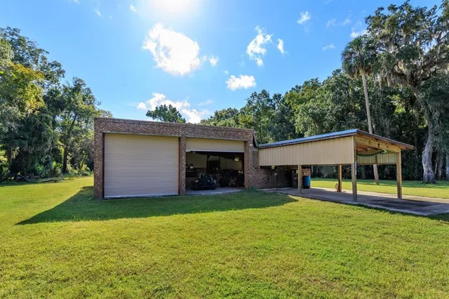 $794,900 | 583 Winona Drive, Geneva, FL 32732