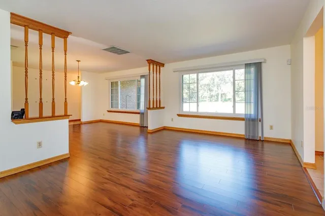 $794,900 | 583 Winona Drive, Geneva, FL 32732