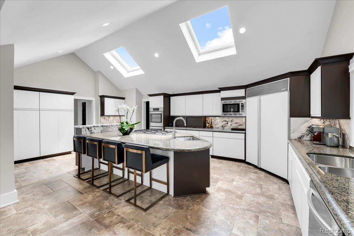 3816 West Maple Road Bloomfield Hills, MI 48301 - Photo 22 of 78 3816 W Maple_22.jpg