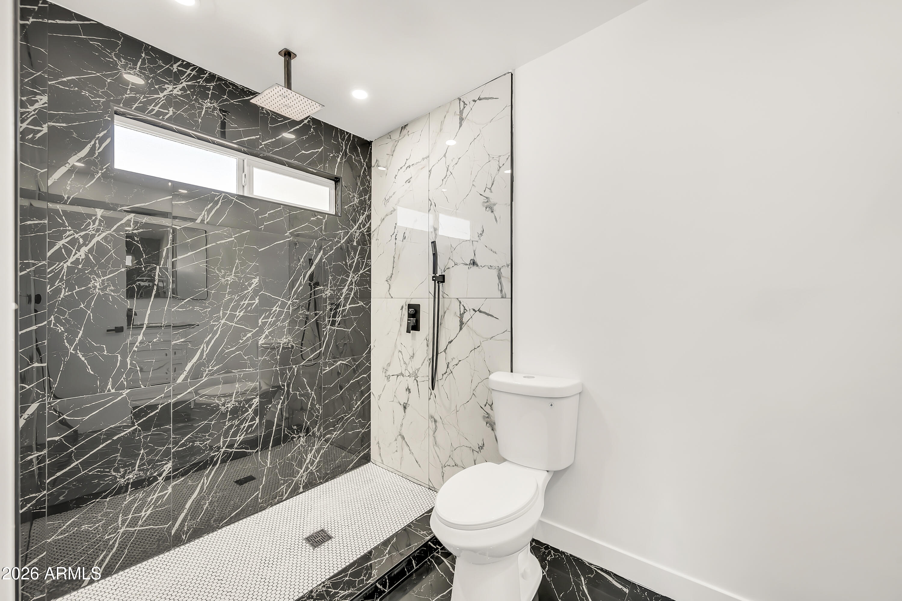 2813 North Greenfield Road Phoenix, AZ 85006 - Photo 12 of 31 2813 N Greenfield Rd-20