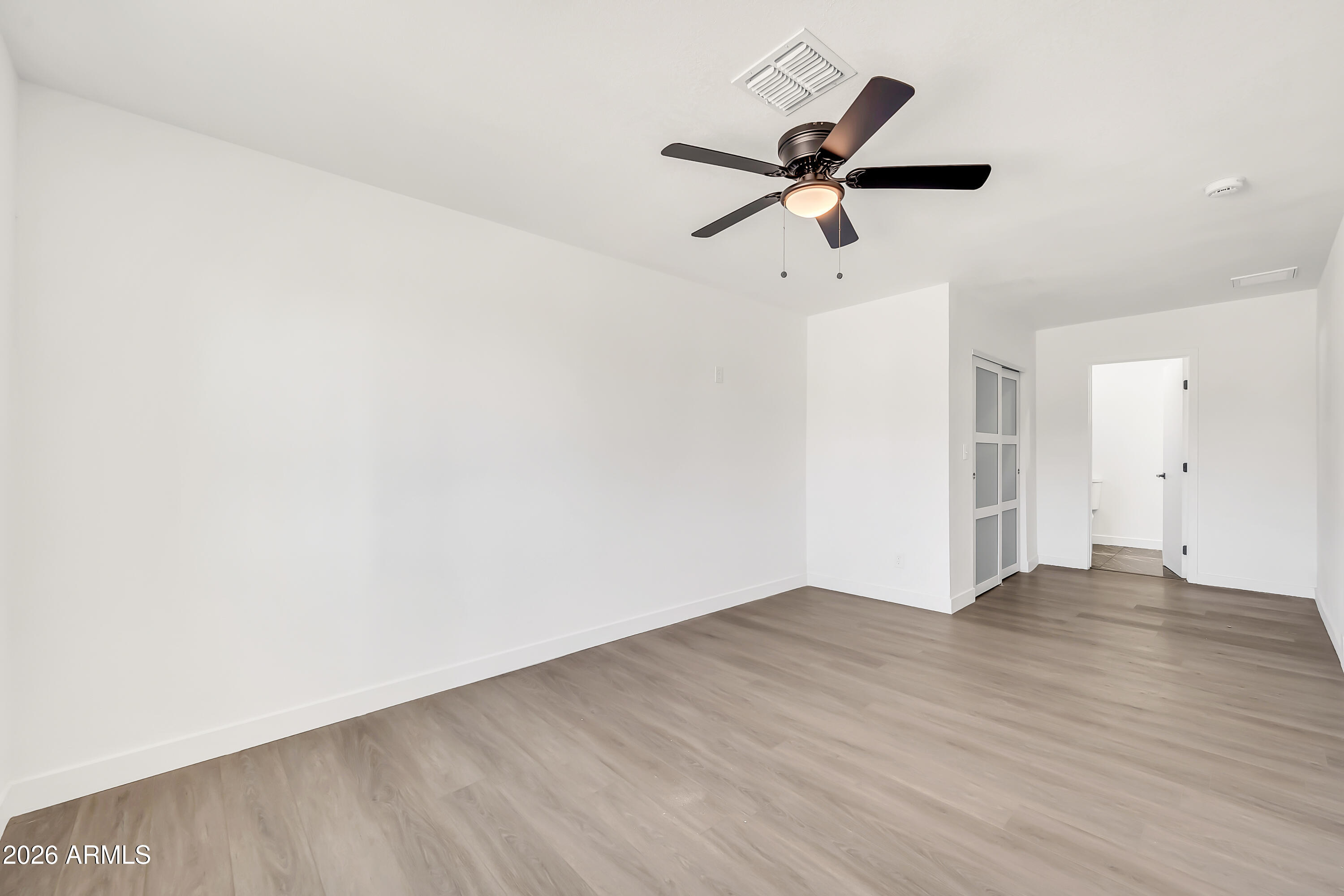 2813 North Greenfield Road Phoenix, AZ 85006 - Photo 16 of 31 2813 N Greenfield Rd-11