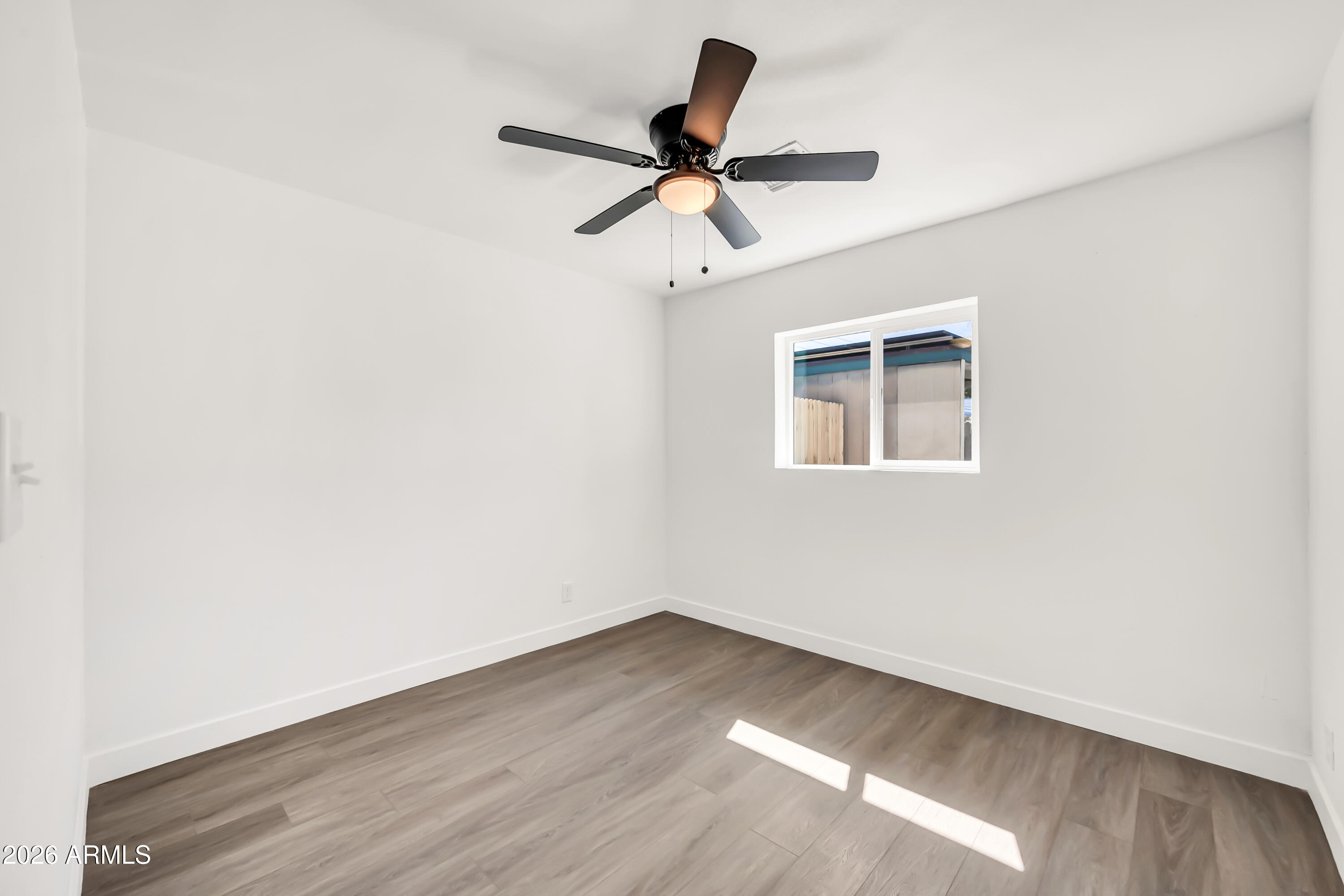 2813 North Greenfield Road Phoenix, AZ 85006 - Photo 19 of 31 2813 N Greenfield Rd-14