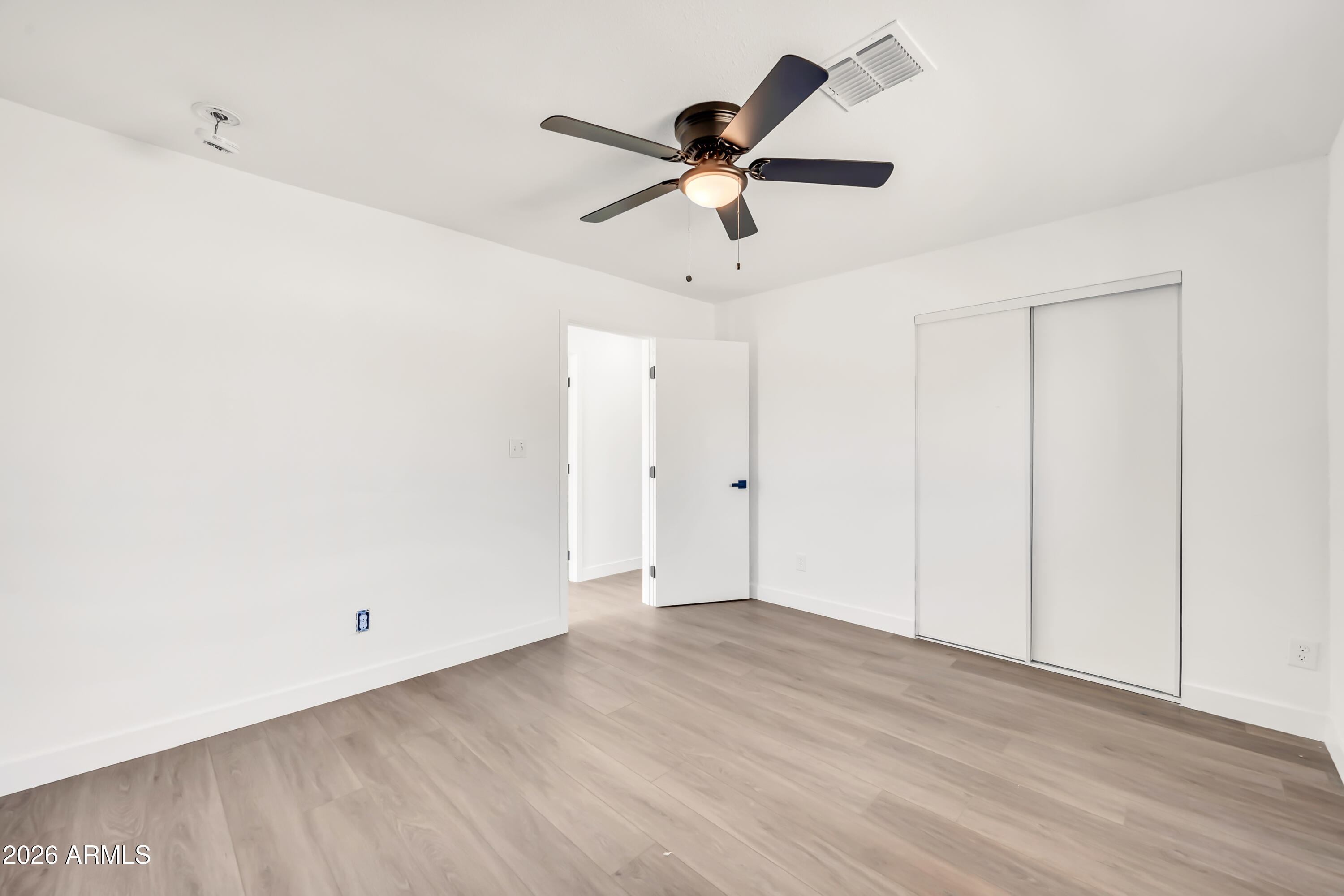 2813 North Greenfield Road Phoenix, AZ 85006 - Photo 20 of 31 2813 N Greenfield Rd-15