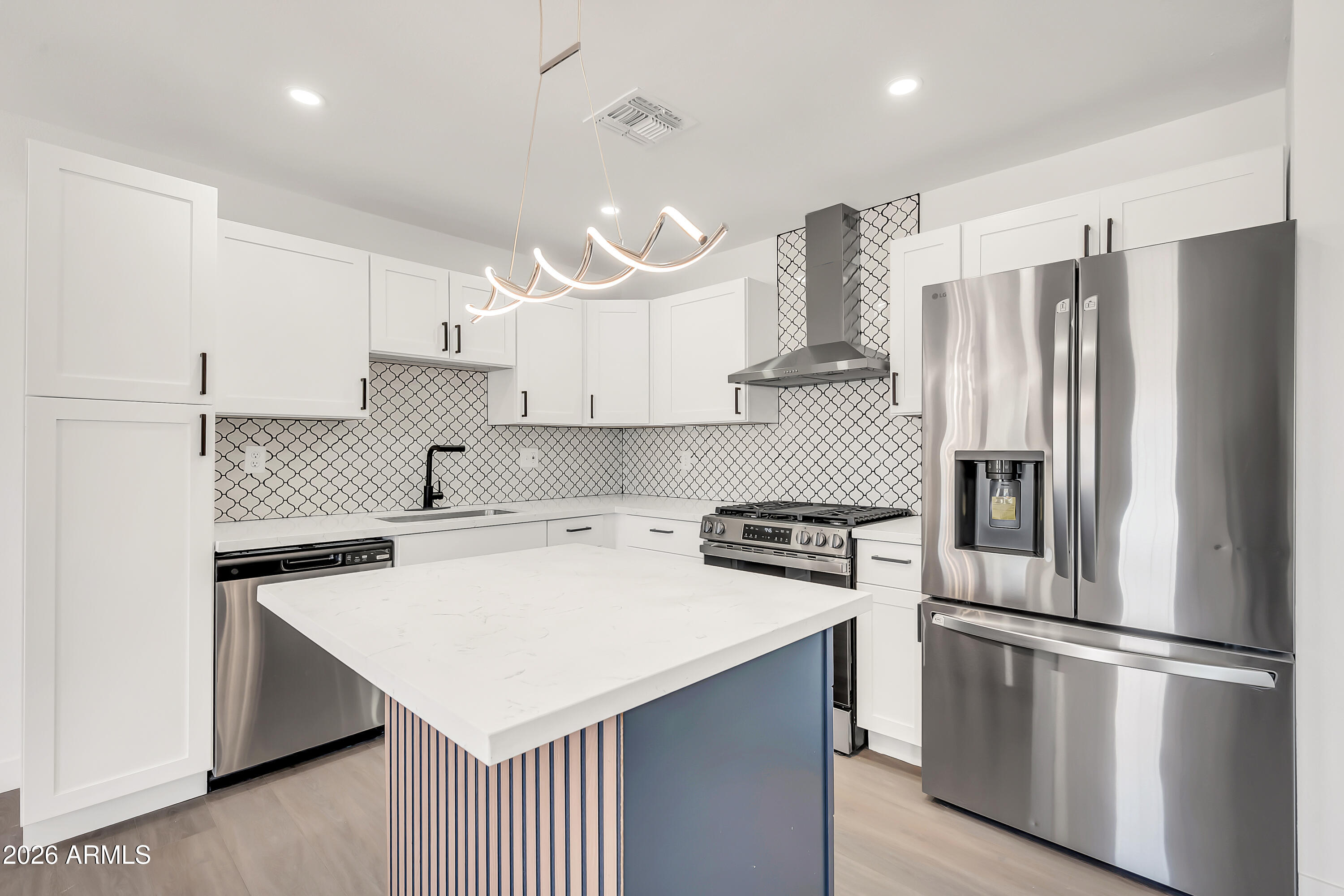 2813 North Greenfield Road Phoenix, AZ 85006 - Photo 2 of 31 2813 N Greenfield Rd-7