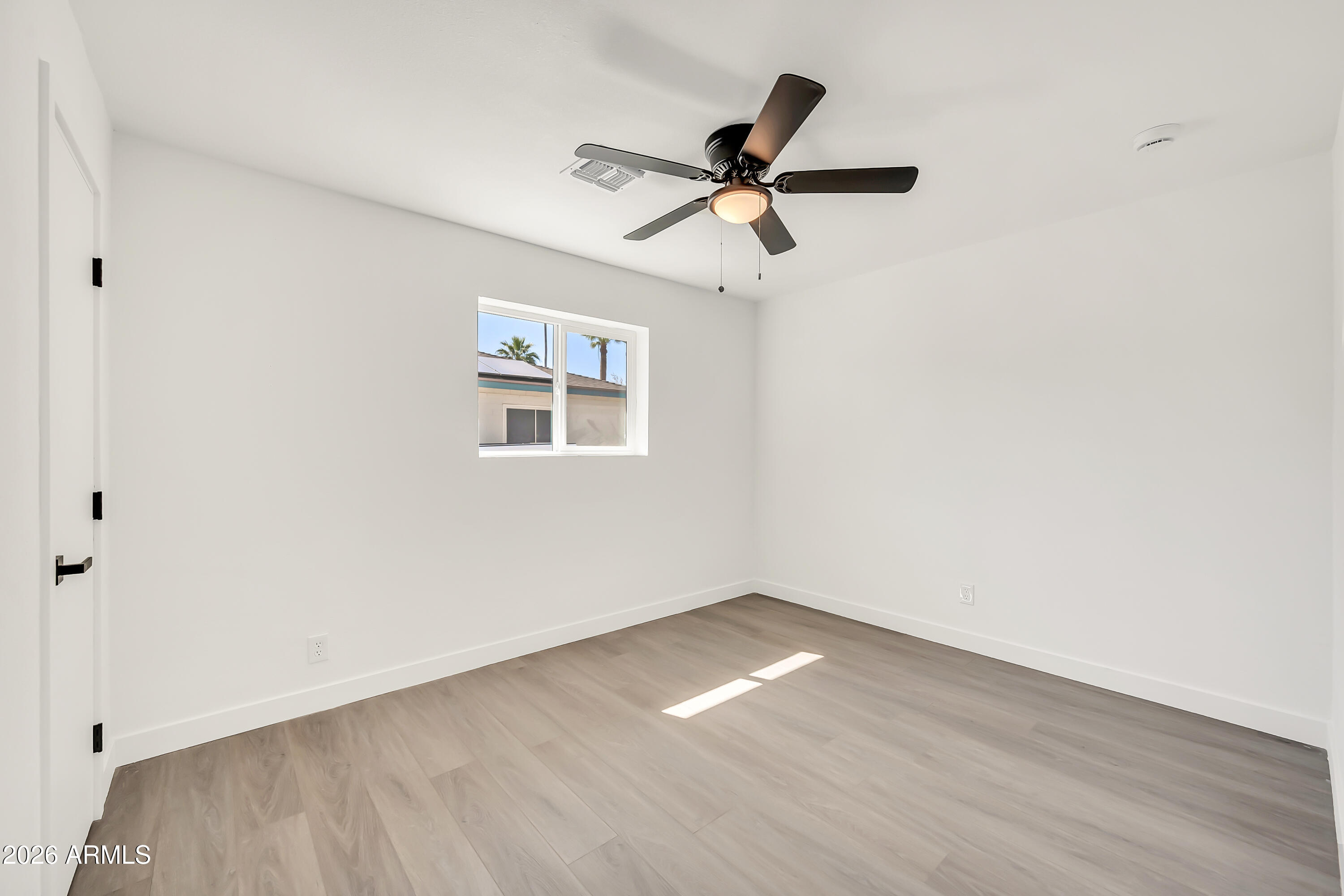 2813 North Greenfield Road Phoenix, AZ 85006 - Photo 22 of 31 2813 N Greenfield Rd-17