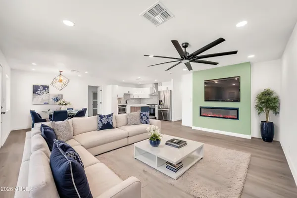 $425,999 | 2813 North Greenfield Road, Phoenix, AZ 85006
