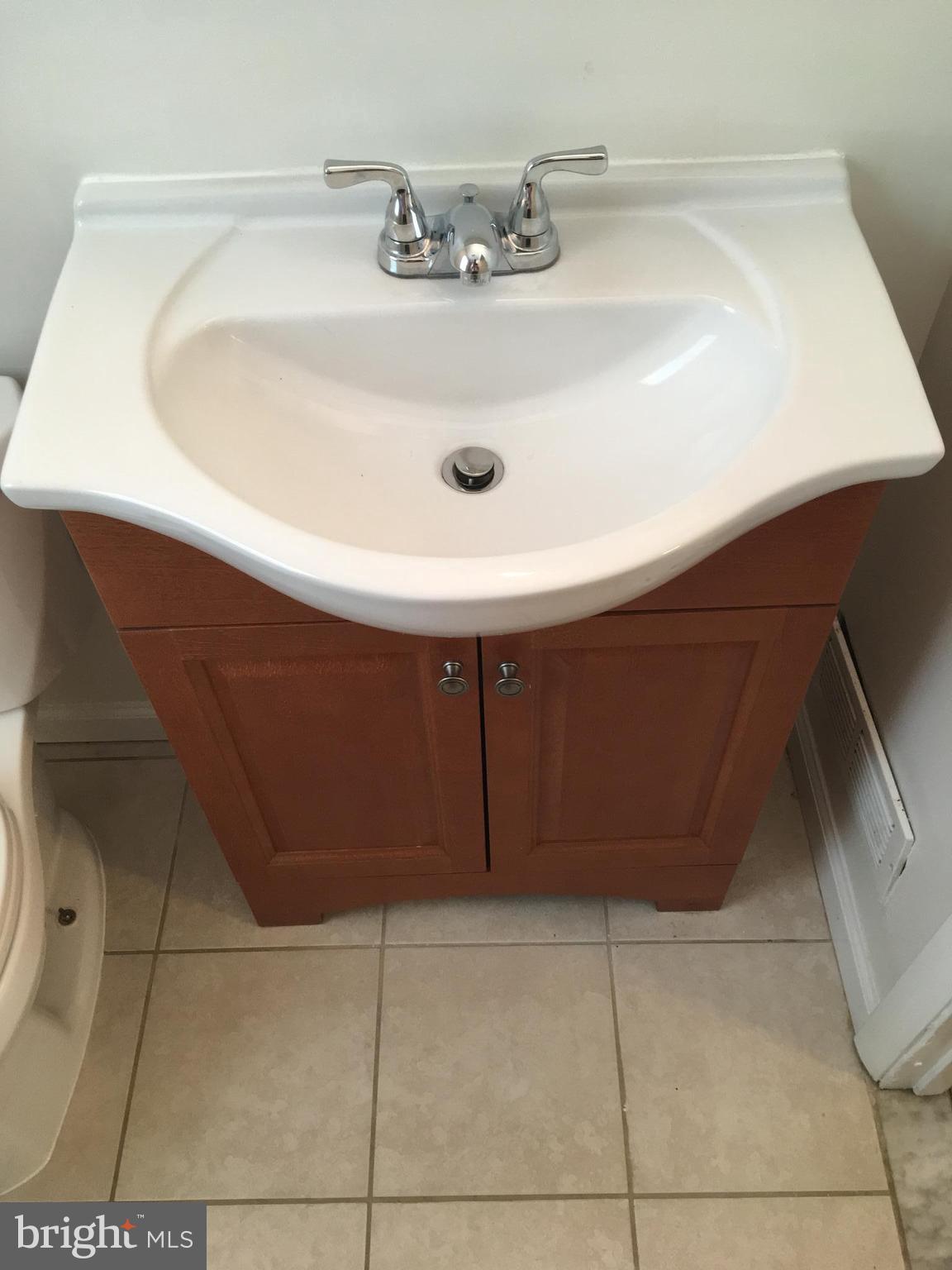 4777 Melbourne Road Baltimore, MD 21229 - Photo 11 of 29 Bath