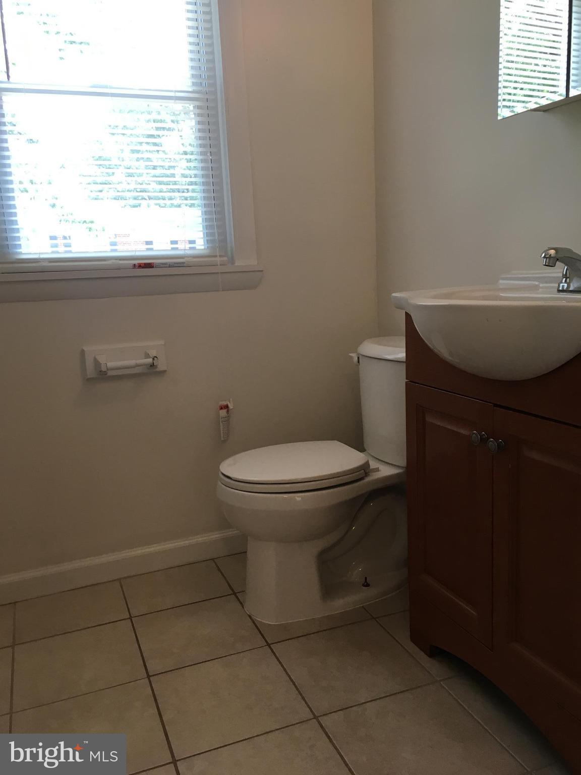4777 Melbourne Road Baltimore, MD 21229 - Photo 20 of 29 Bath