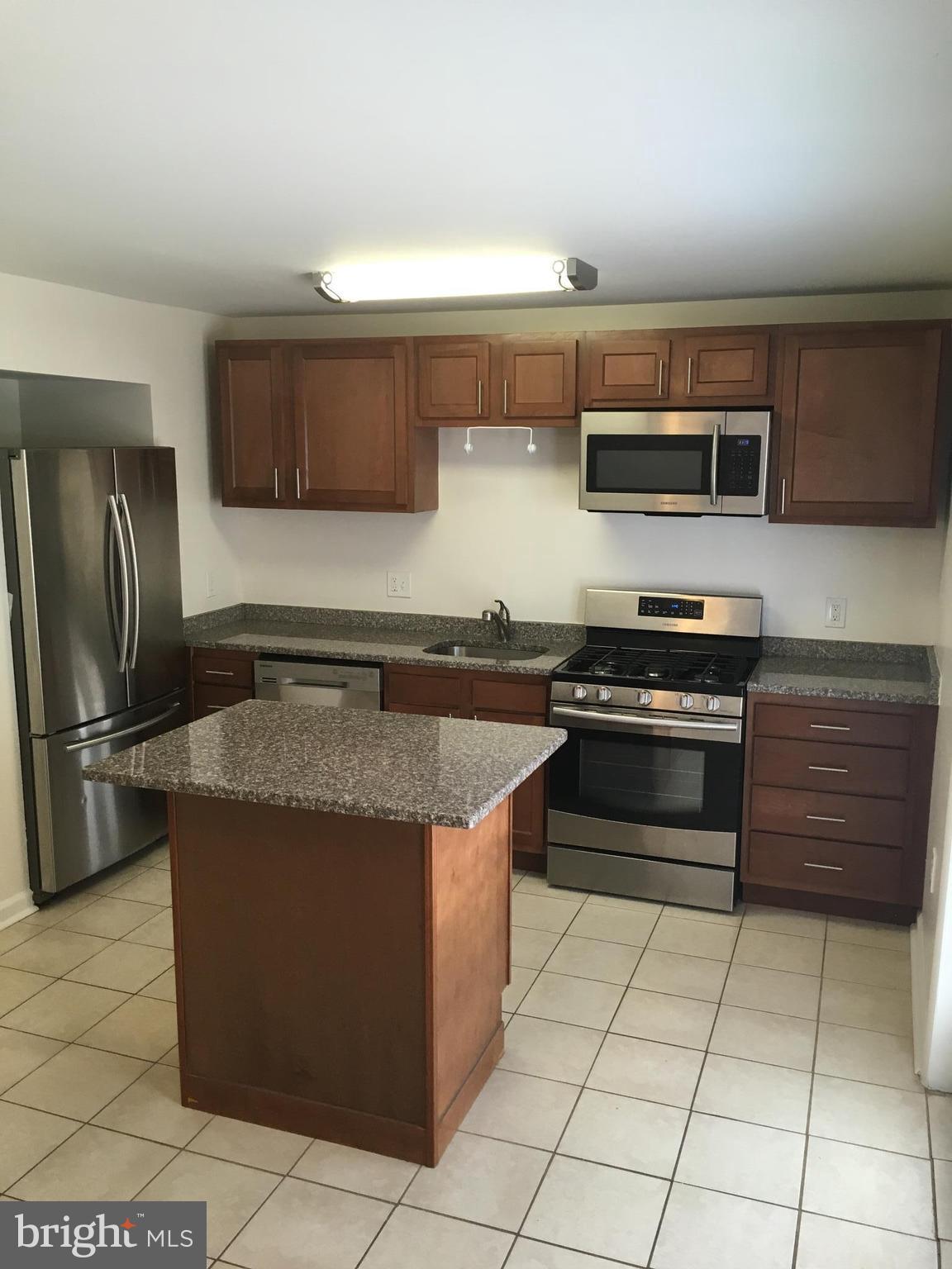 4777 Melbourne Road Baltimore, MD 21229 - Photo 4 of 29 Kitchen