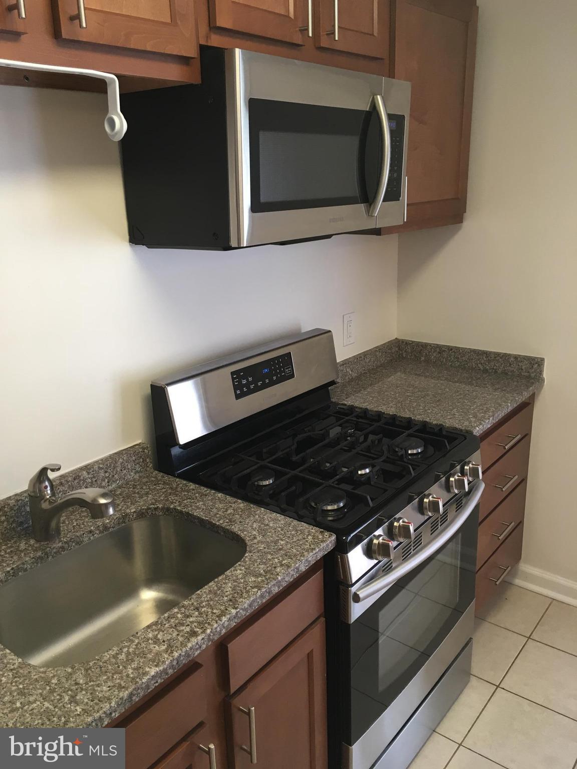 4777 Melbourne Road Baltimore, MD 21229 - Photo 8 of 29 Kitchen