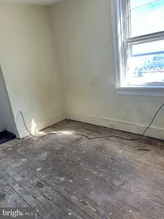 $195,000 | 1030 North Dupont Street, Wilmington, DE 19805