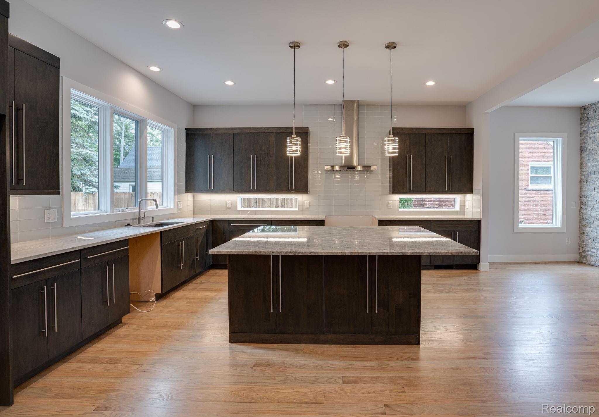 2736 Windemere Road Birmingham, MI 48009 - Photo 22 of 46 2736 Windemere Birmingham-13.jpg