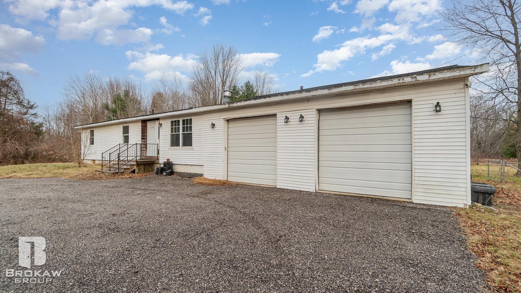 3080 Gary Road Montrose, MI 48457 - Photo 3 of 14