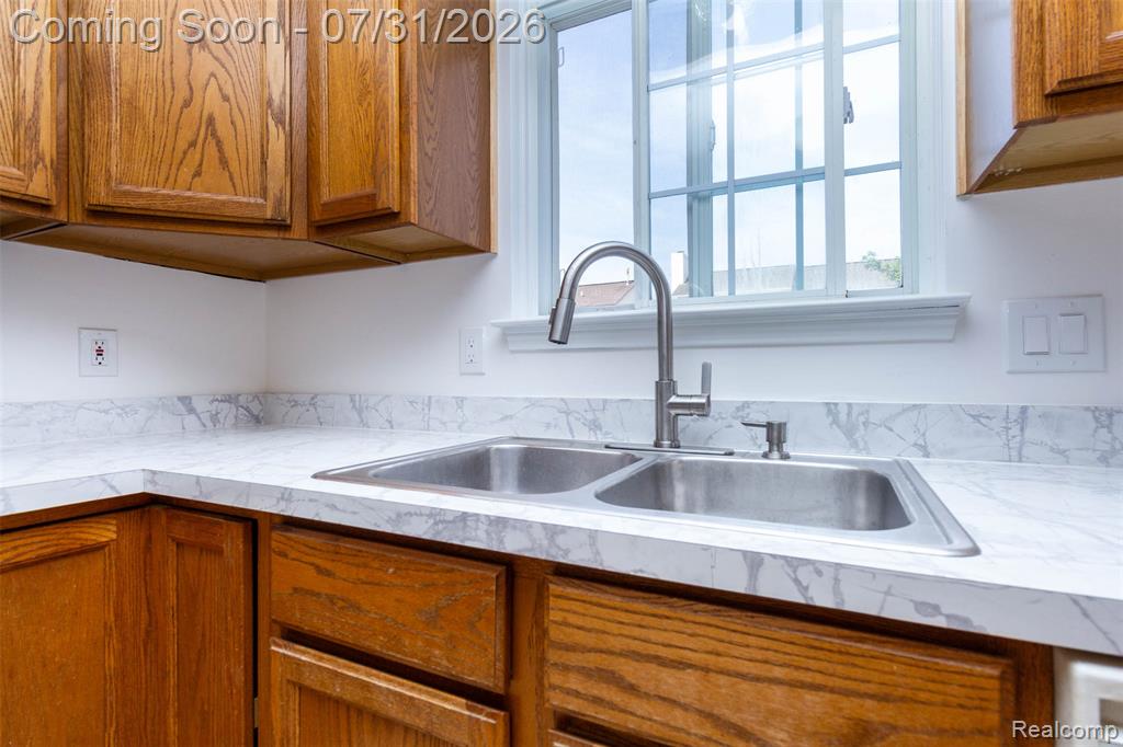 3388 Riverside Drive Canton, MI 48188 - Photo 15 of 48