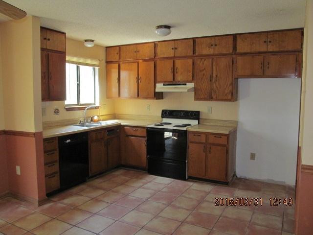 107 Iron Road Summerville, SC 29486 - Photo 3 of 19 kitchen.JPG