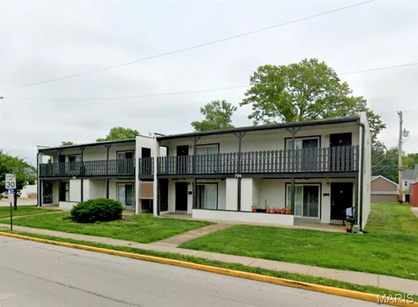 $1,050 | 704 South Lincoln Avenue, Unit 11, O'Fallon, IL 62269