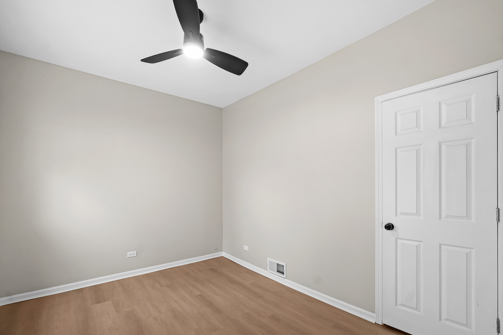 709 South Riverside Drive Villa Park, IL 60181 - Photo 7 of 26