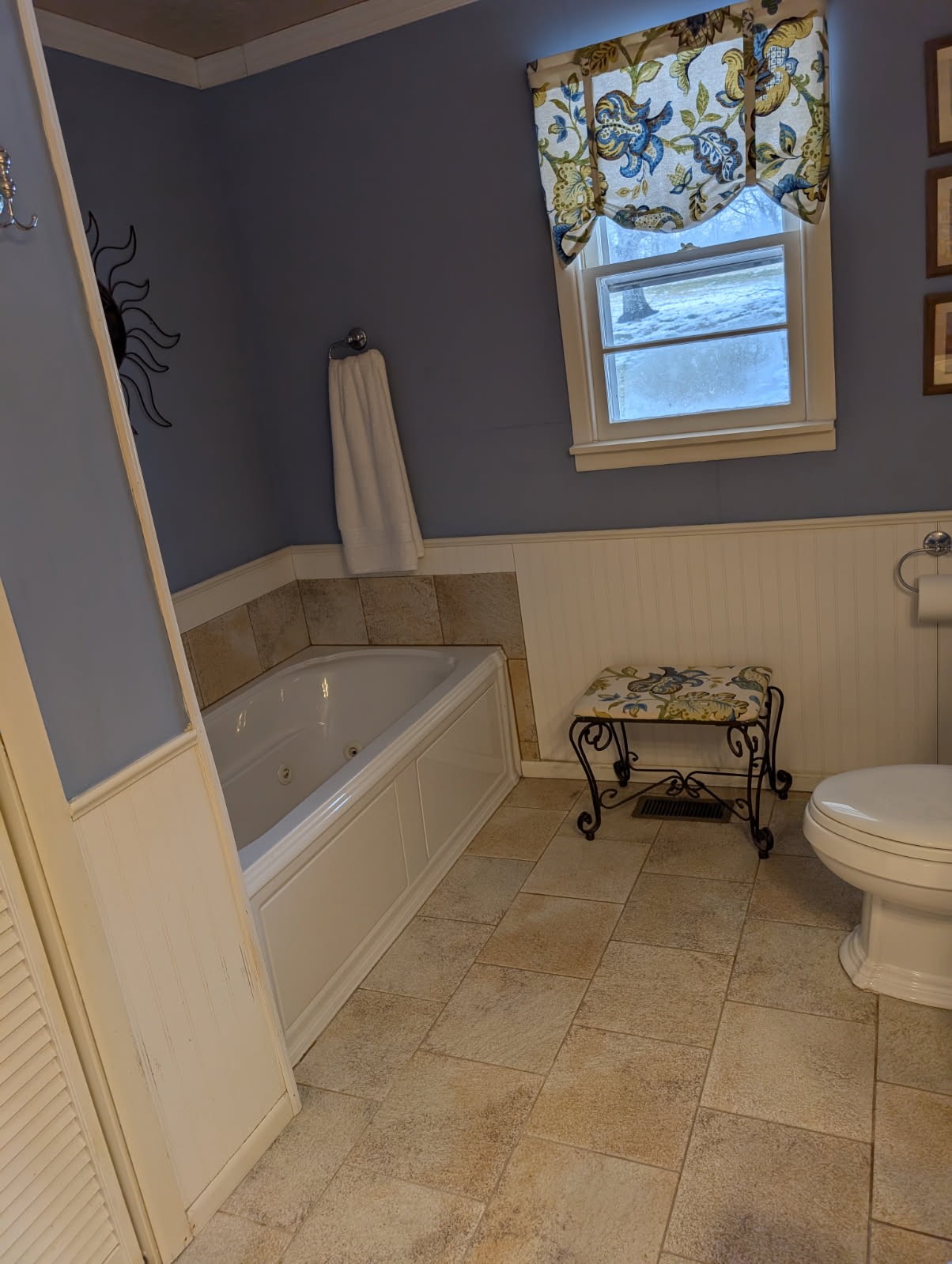 1360 Harris Hollow Road Charlotte, TN 37036 - Photo 11 of 18 a bathroom with a sink and a toilet