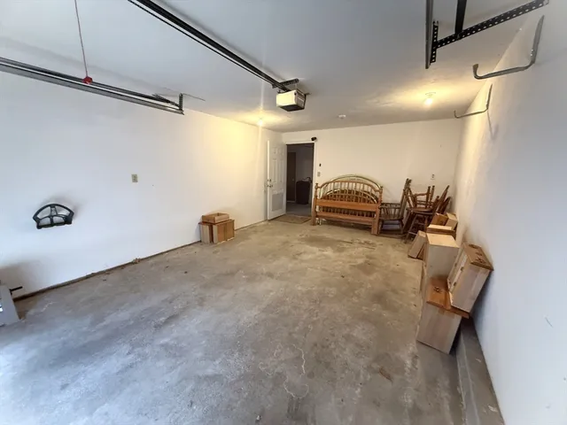 $900,000 | 10 Indian Point Road, Webster, MA 01570