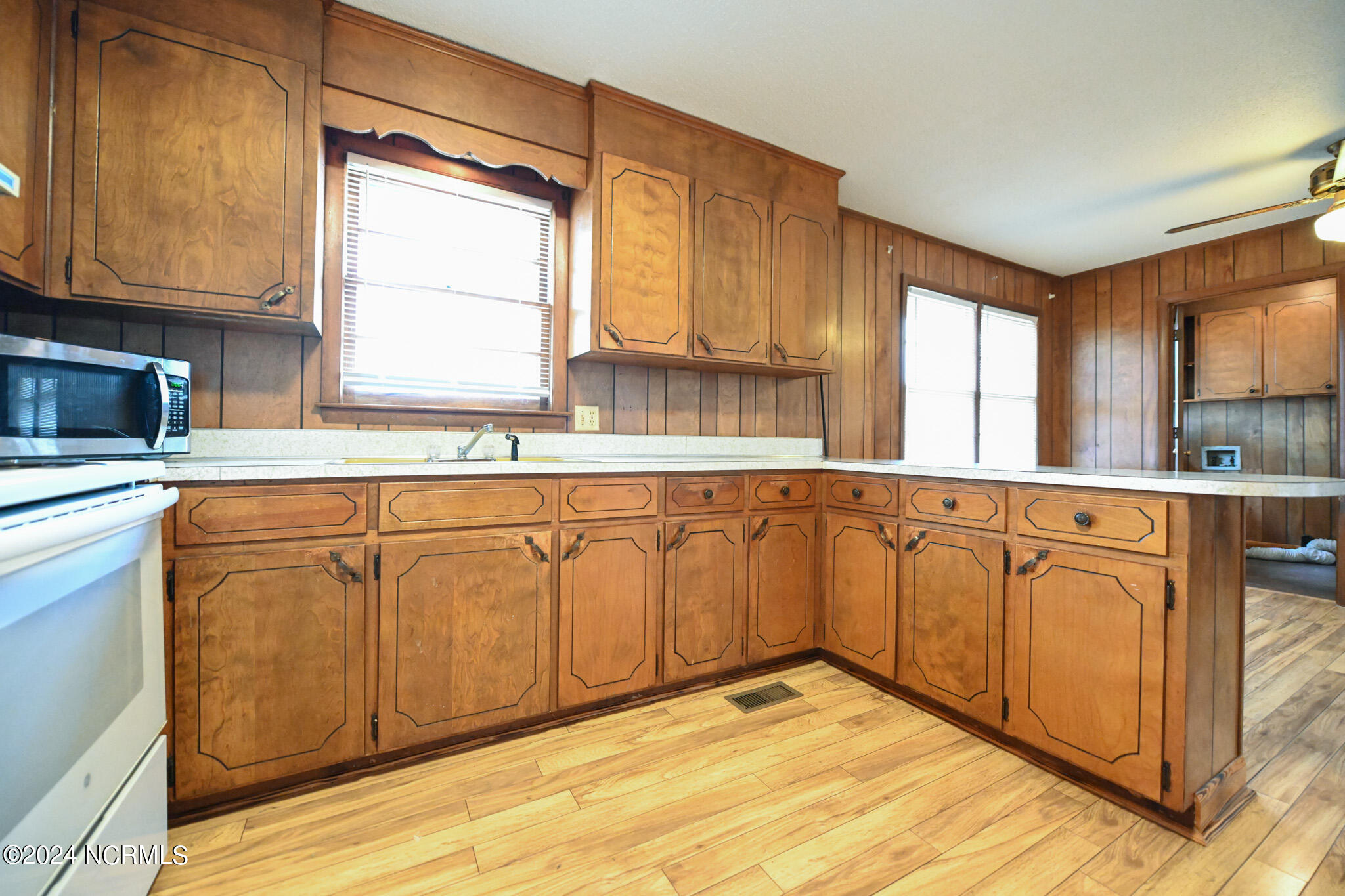 3875 Tower Hill Road Kinston, NC 28501 - Photo 13 of 35 013
