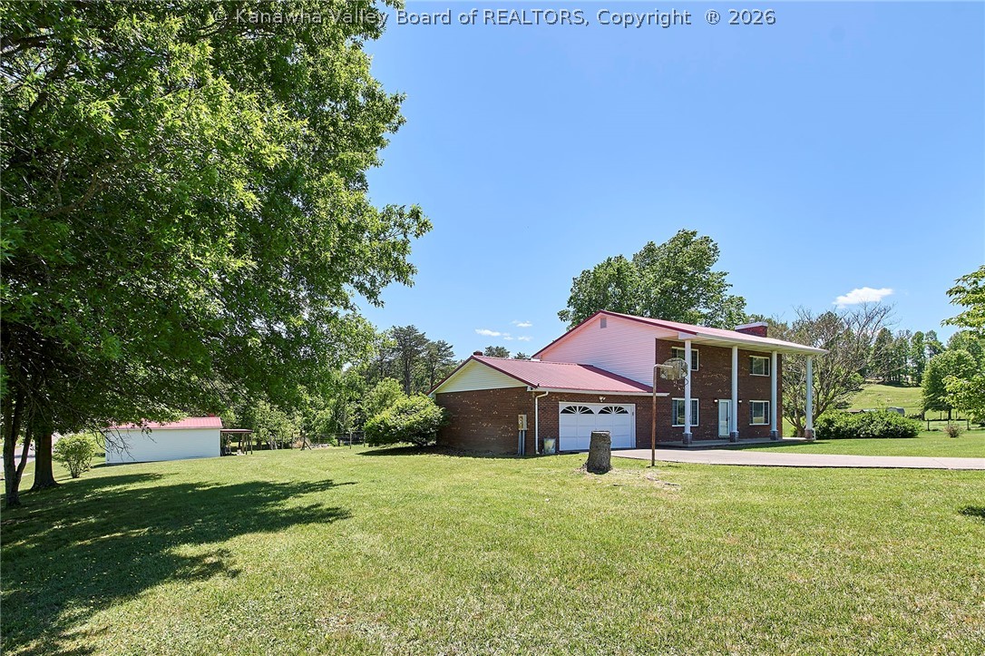 2180 Cross Creek Road Buffalo, WV 25033 - Photo 4 of 50 Gallery Image 4
