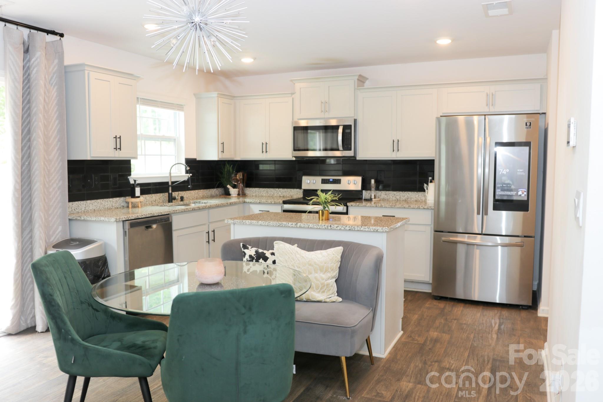 7121 Finnigan Road Charlotte, NC 28215 - Photo 8 of 25