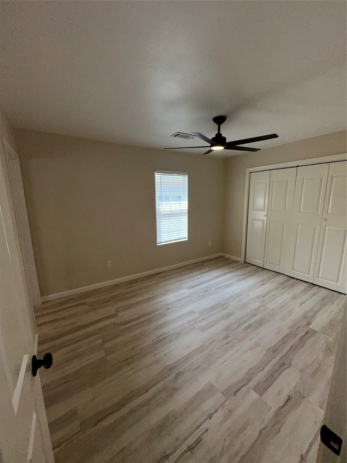 5910 East Houston Road Houston, TX 77028 - Photo 15 of 33 wooden floor in an empty room
