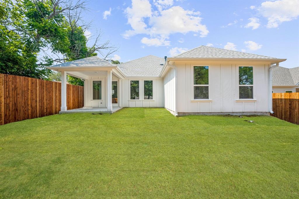122 John Street Aledo, TX 76008 - Photo 24 of 33 front view of a house with a yard